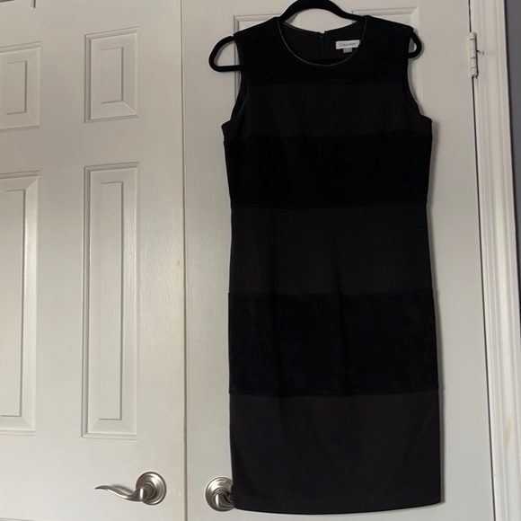 Calvin Klein Black Sleeveless Suede Stripes Sheath Dress Sz.10 originally $169 - Picture 8 of 8